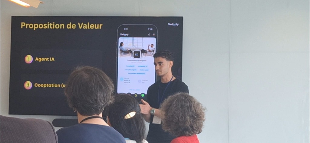 Pitching Swipply in front of investors